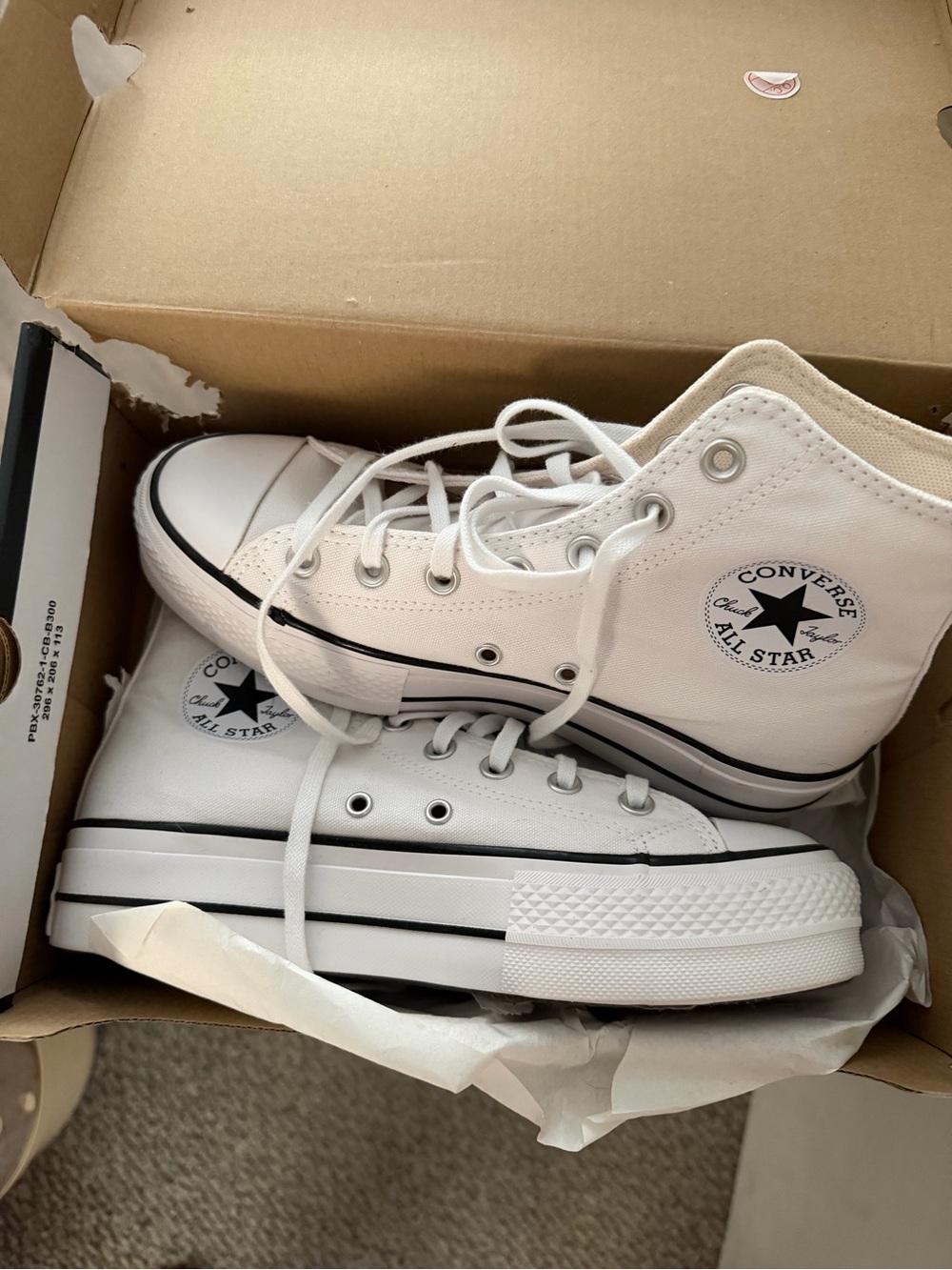 Converse White/Black High Top Sneaker Box Label - Women 7.5